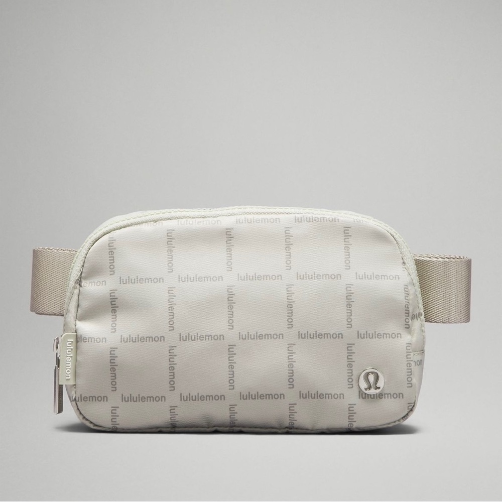 lululemon Everywhere Belt Bag